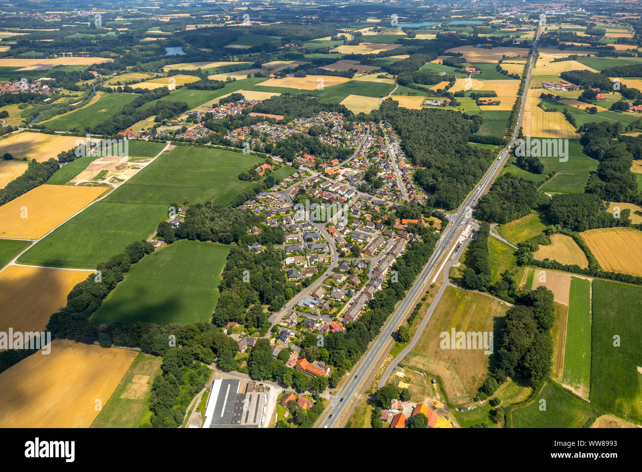 Vue aérienne, vue d'MÃ¼ssingen, B 64, Warendorf, MÃ¼nsterland, Nordrhein-Westfalen, Germany, Europe Banque D'Images