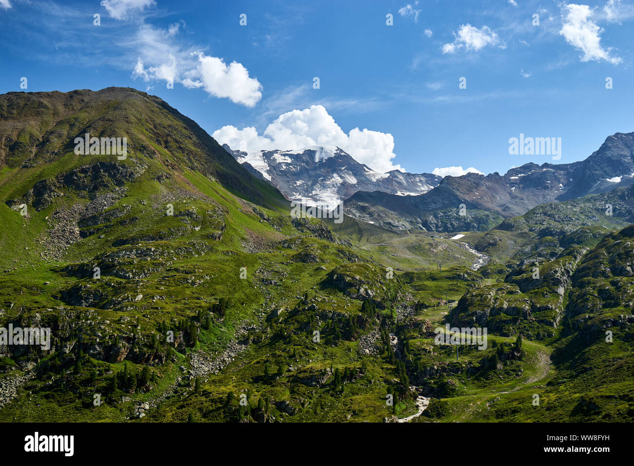 Paysage à la Glacier de Kaunertal dans les Alpes centrales entre la Suisse, l'Italie et l'Autriche montre le glacier de Kaunertal Road en Autriche Banque D'Images