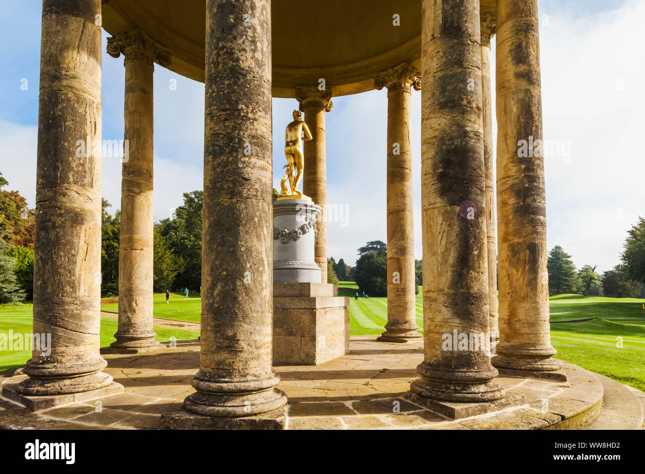 L'Angleterre, dans le Buckinghamshire, Stowe Stowe, paysage de jardins, la Rotonde et Stowe Golf Course Banque D'Images