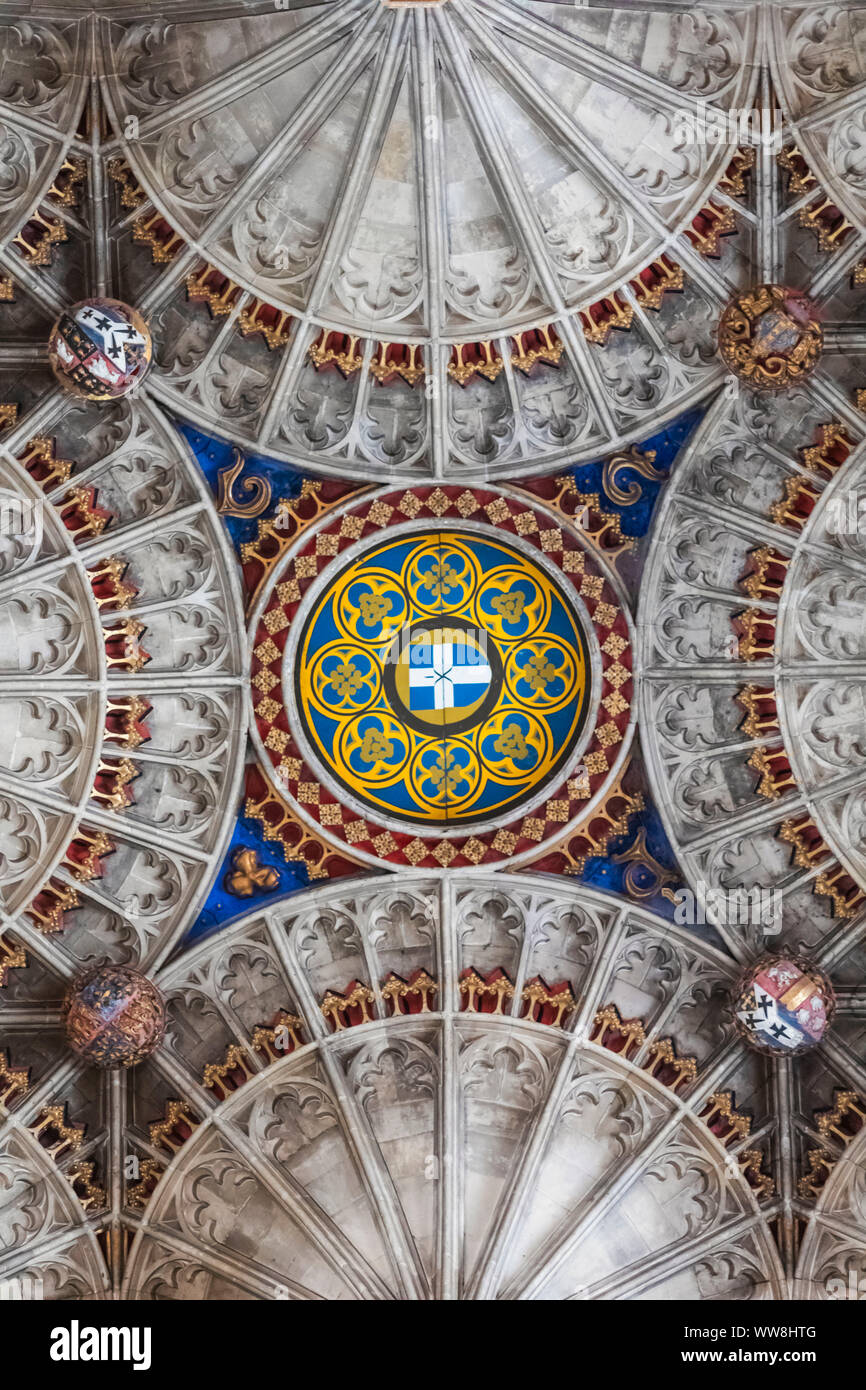 L'Angleterre, Kent, Canterbury, la Cathédrale de Canterbury, ventilateur plafond voûté de Harry Bell Tower Banque D'Images