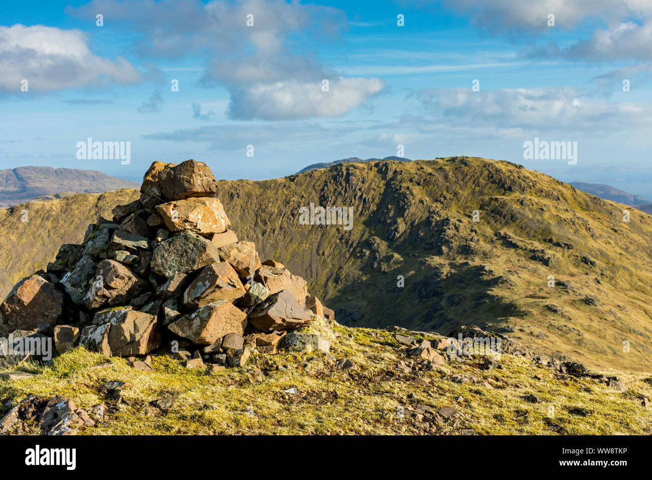 Le pic de Corra-bheinn du sommet de Cruachan Dearg, Isle of Mull, Scotland, UK Banque D'Images