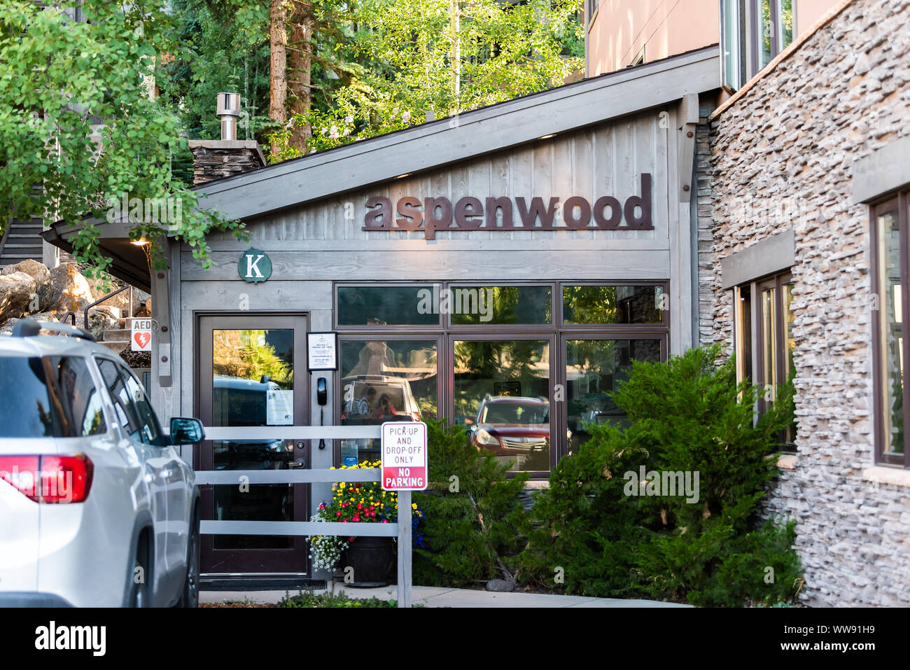 Aspen, USA - 4 juillet 2019 : Snowmass village ville en centre-ville de Colorado avec Aspenwood condominiums sign Banque D'Images