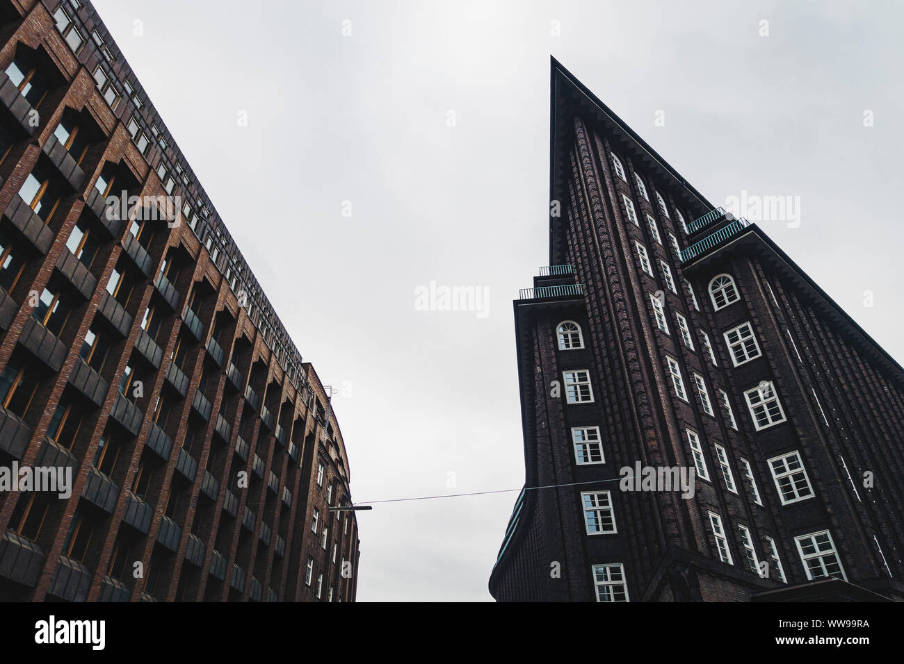 L'emblématique de l'expressionnisme de brique noire balayant conception de la Chilehaus (Chili) Maison à Hambourg. Conçu par l'architecte Fritz Höger et achevé en 1924 Banque D'Images