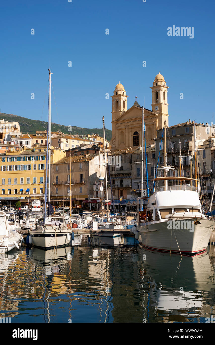 Vieux Port de Bastia / le vieux port et port de plaisance de Bastia en Corse  France Photo Stock - Alamy