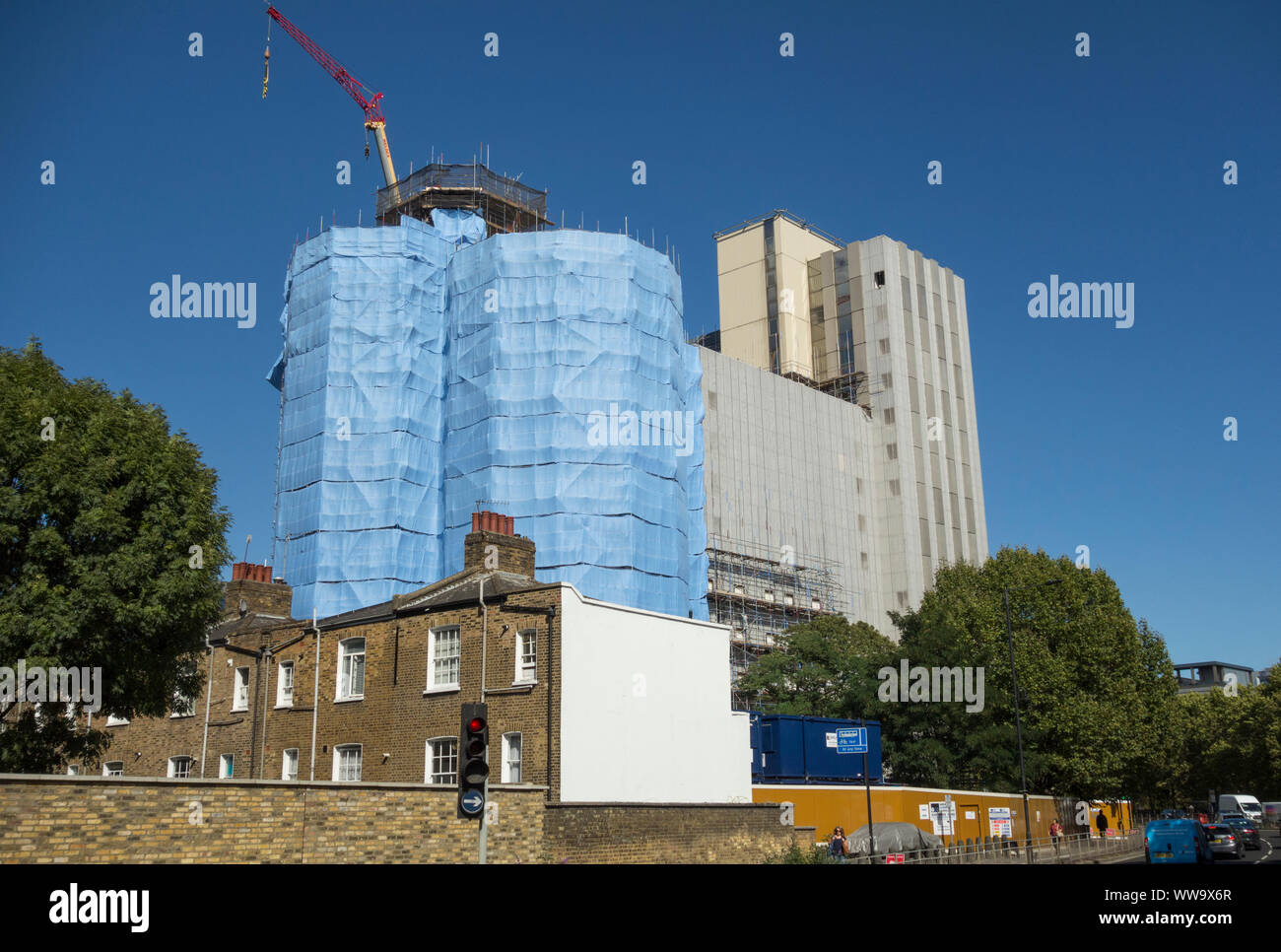 Maison historique et tamise Tower, Blacks Road, Hammersmith, London, W6, UK Banque D'Images