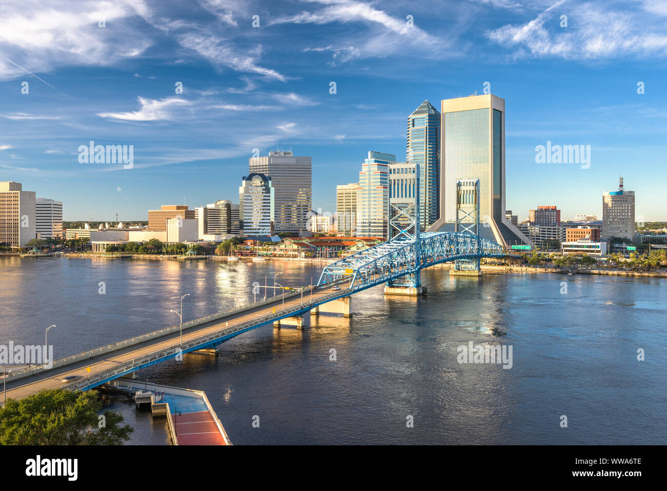 Jacksonville, Floride, USA Centre-ville city skyline at Dusk. Banque D'Images