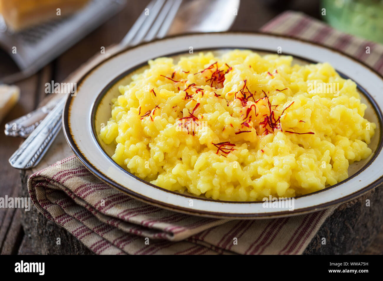 Risotto alla milanese safran italien Banque D'Images