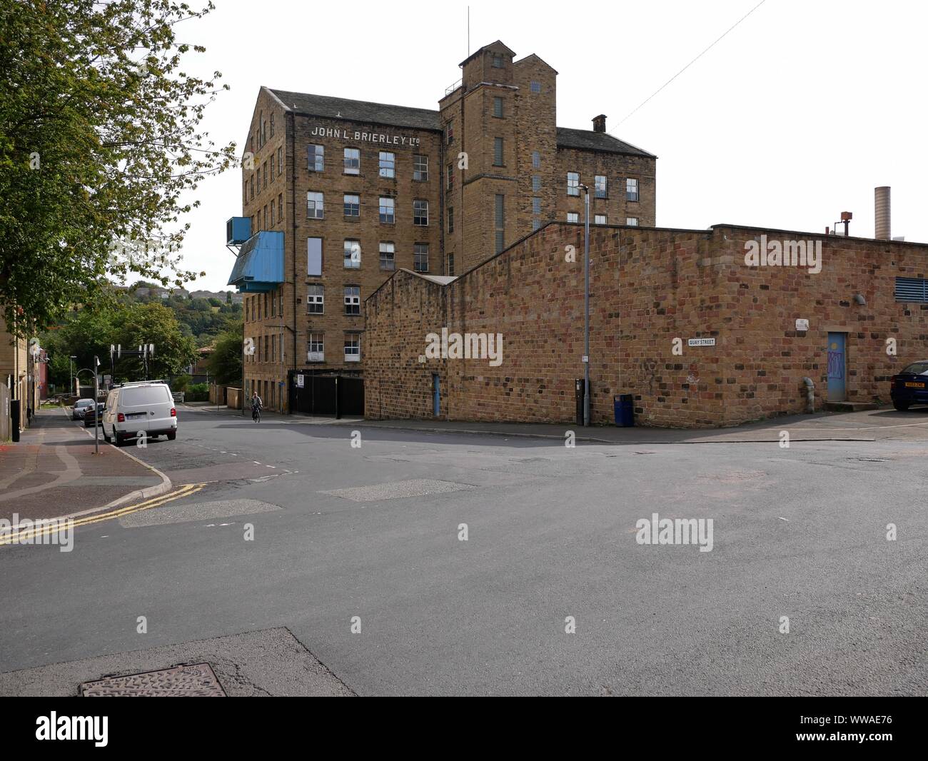 John L Brierley permanent filature de coton par le canal Huddersfield au Quay Street Turnbridge Yorkshire Angleterre Huddersfield Banque D'Images