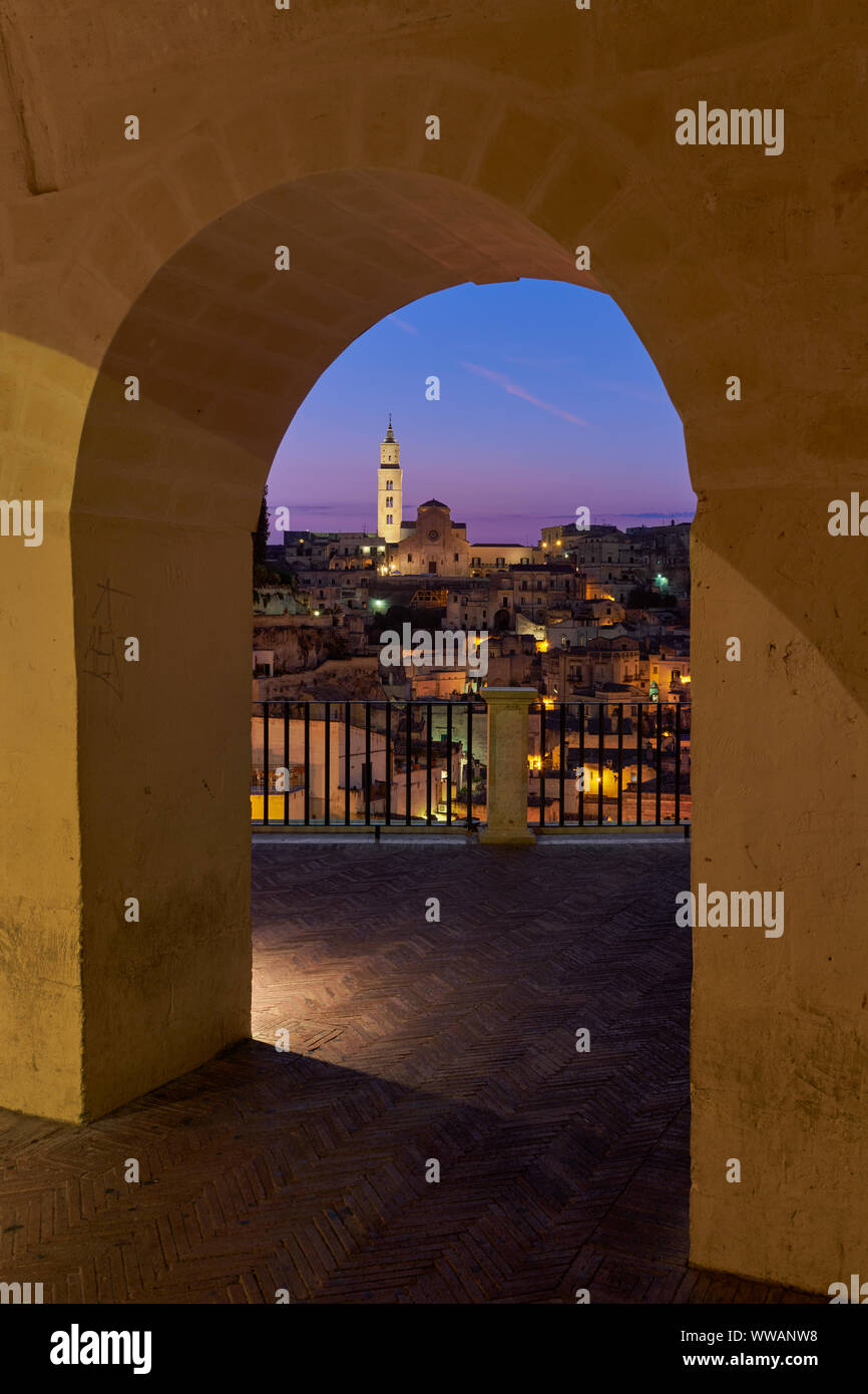 Vue panoramique étonnante avec lever du soleil à Belvedere Luigi Guerricchio - Sassi di Matera Banque D'Images