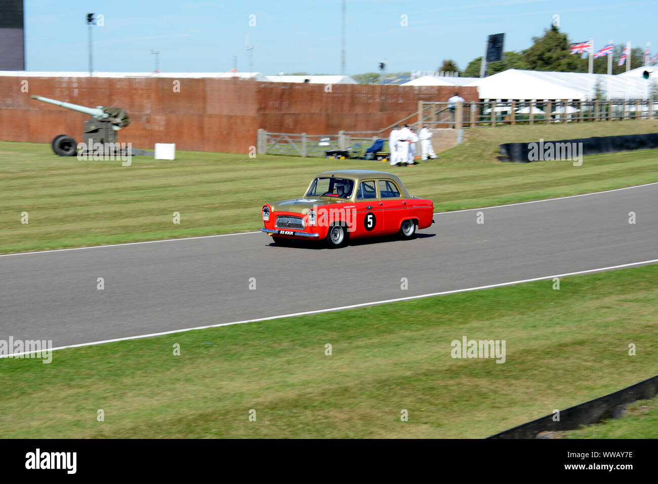 Goodwood Revival 13 Septembre 2019 - St Mary's Trophy - 1958 Ford Prefect conduit par Richard Attwood Banque D'Images