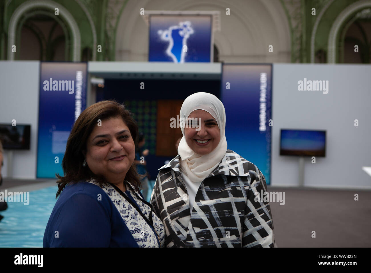 La Biennale de Paris, Foire d'art de l'Université, Paris, France Banque D'Images