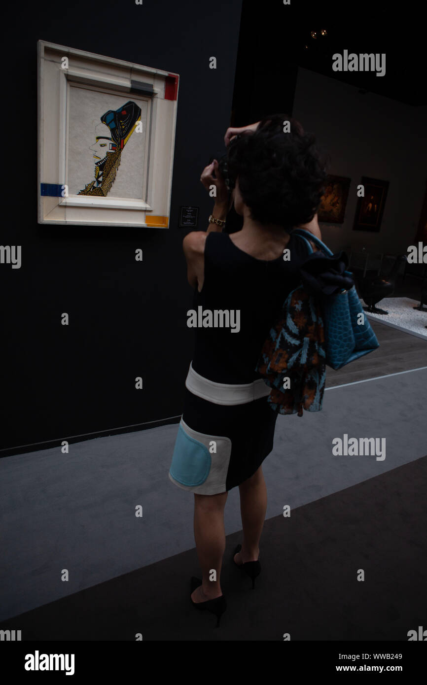 L'Art à Paris, La Biennale de Paris, l'Universelle Art Fair, Paris, France Banque D'Images