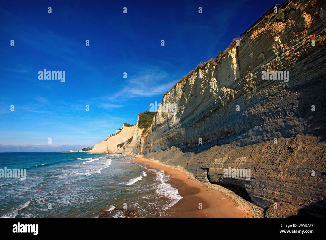 Corfou (Kerkyra), Île de la mer Ionienne, en Grèce. Loggas Beach sur la côte nord-ouest de l'île, à proximité de Cap Drastis. Banque D'Images