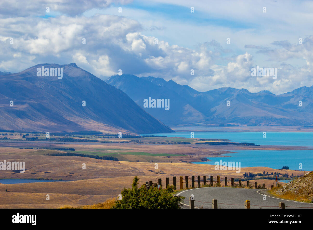 Vue sur le lac Tekapo de Mount John observatory Banque D'Images