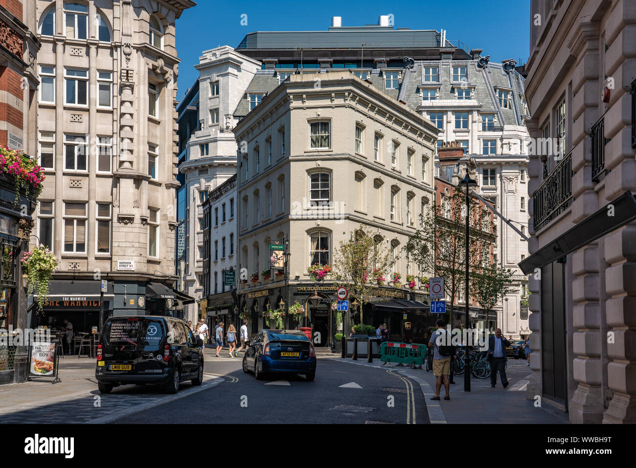 Londres, Royaume-Uni - 23 juillet : des bâtiments de la ville à une rue commerçante rue serre près de Regent Street, dans le centre-ville le 23 juillet 2019 dans Lo Banque D'Images