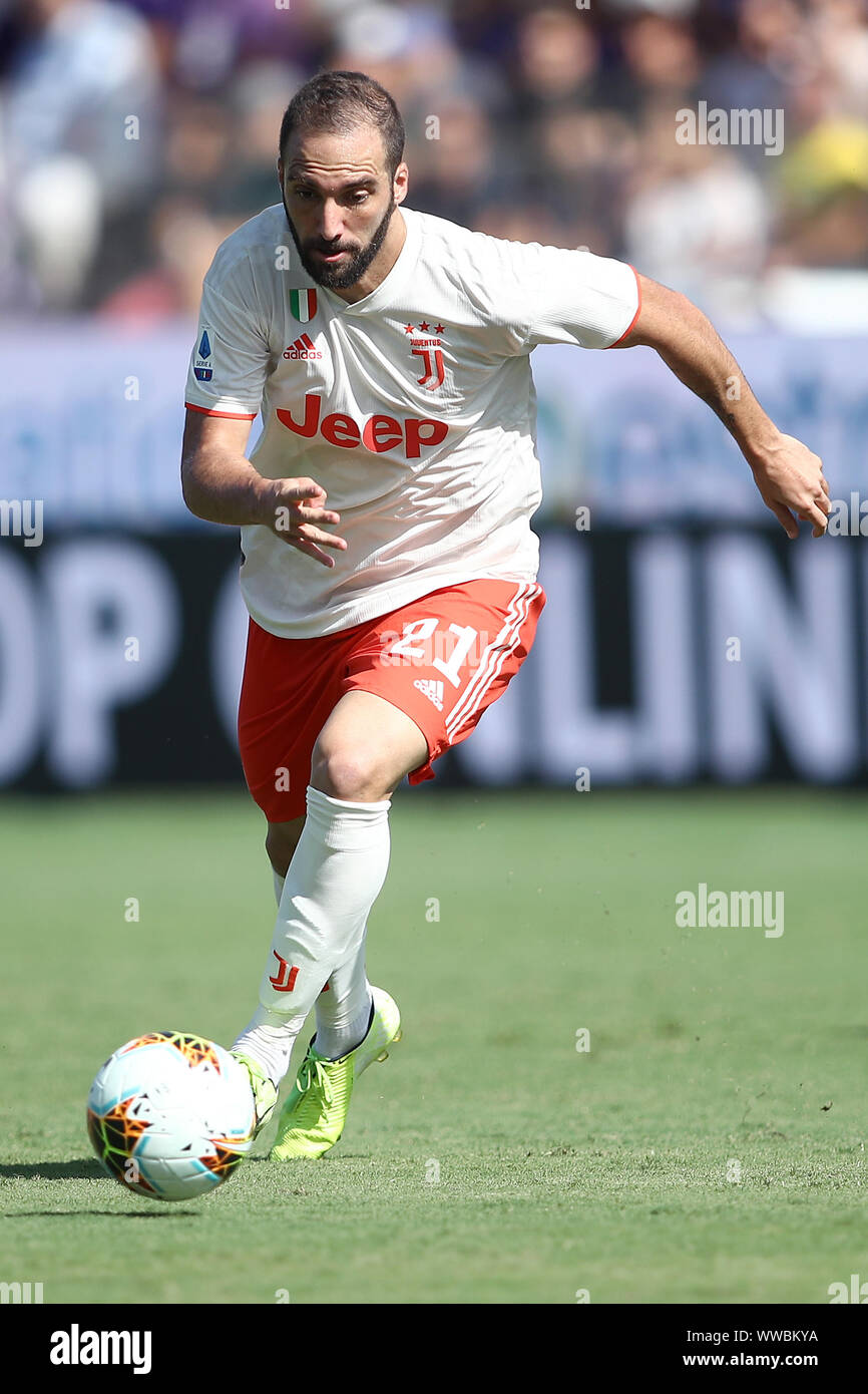 Florence, Italie. 14Th Sep 2019. Gonzalo Higuain de Juventus FC au cours de la Serie A match entre la Fiorentina et la Juventus au Stadio Artemio Franchi, Florence, Italie le 14 septembre 2019. Photo par Luca Pagliaricci. Usage éditorial uniquement, licence requise pour un usage commercial. Aucune utilisation de pari, de jeux ou d'un seul club/ligue/dvd publications. Credit : UK Sports Photos Ltd/Alamy Live News Banque D'Images