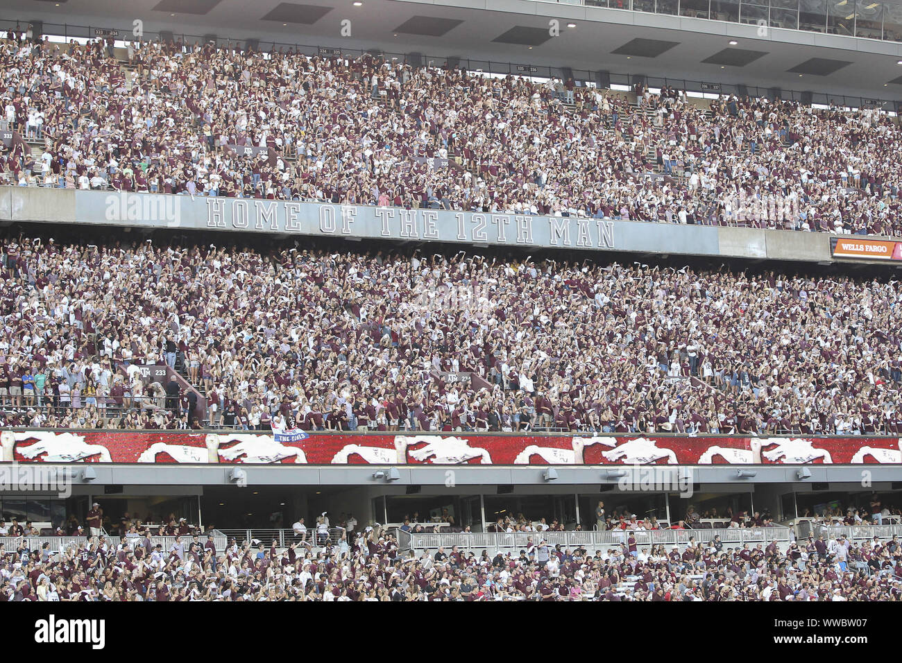 College Station, Texas, USA. 14Th Sep 2019. Texas A&M Aggies fans lors d'un match de football NCAA entre le Texas A&M et Université de Lamar à Kyle Field in College Station, Texas, le 14 septembre 2019. Crédit : Scott Coleman/ZUMA/Alamy Fil Live News Banque D'Images