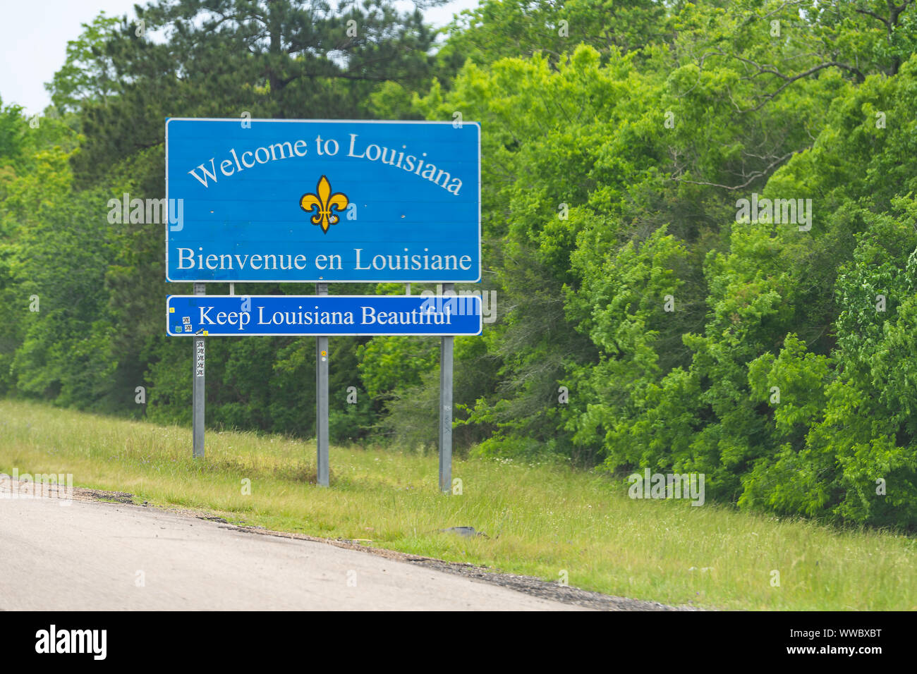 Slidell, États-Unis - 22 Avril 2018 : Route Autoroute avec Bienvenue en Louisiane et signe un texte sur l'interstate i10 Banque D'Images