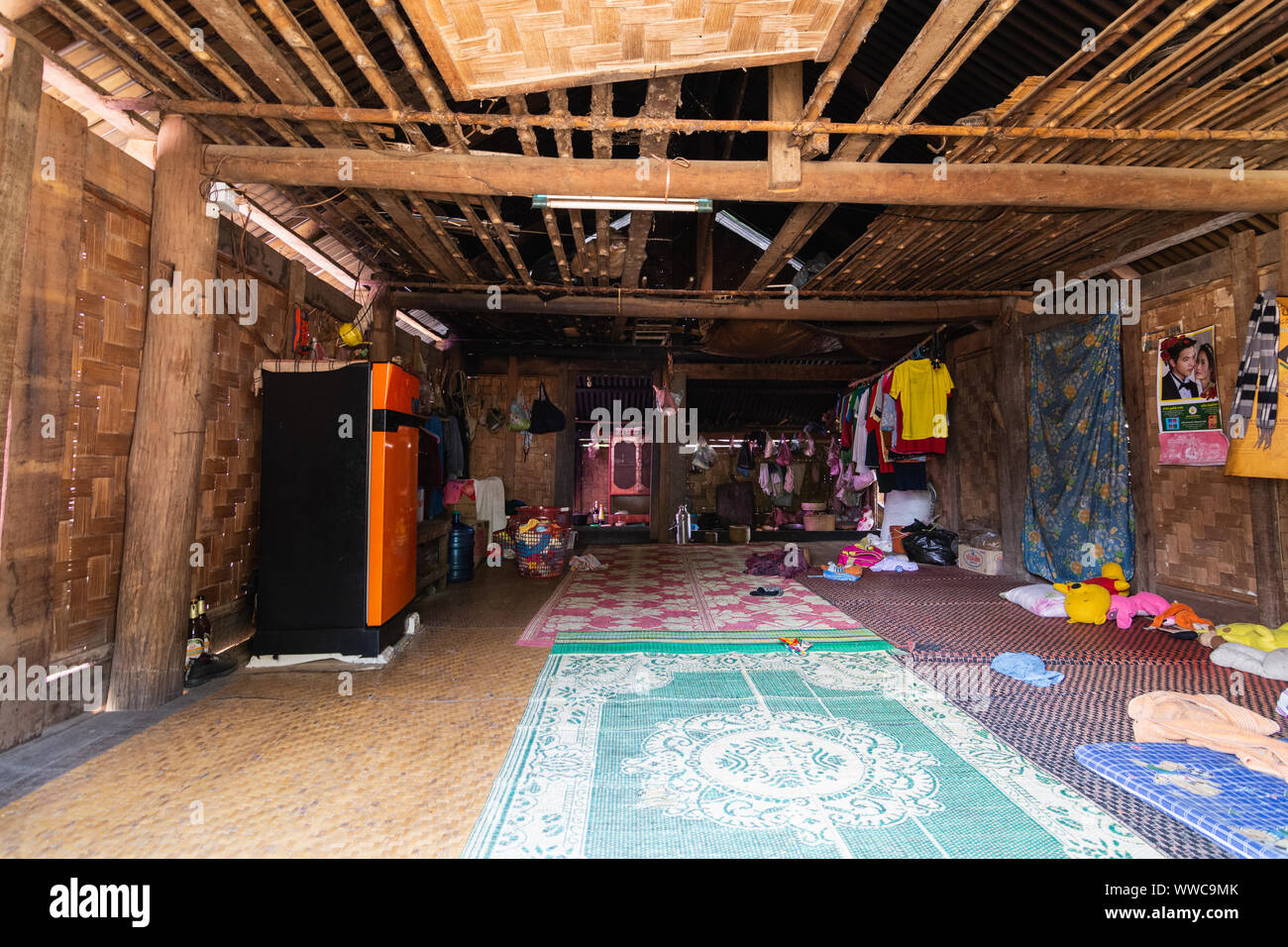 Nong Khiaw, Laos - Mai 2019 : intérieur de bamboo village house. Banque D'Images