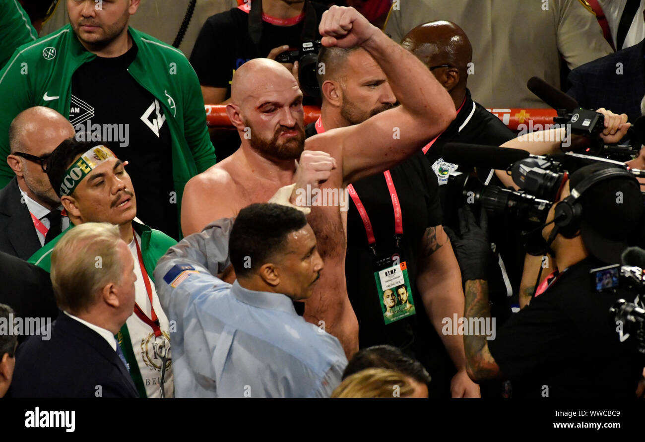 LAS VEGAS, NEVADA - 14 SEPTEMBRE : Tyson Fury réagit après le dernier son de la cloche dans sa lutte contre le poids lourd Otto Wallin à T-Mobile Arena le 14 septembre 2019 à Las Vegas, Nevada. Fury a remporté par une décision unanime après la ronde de 12 bout. Mo Media Banque D'Images