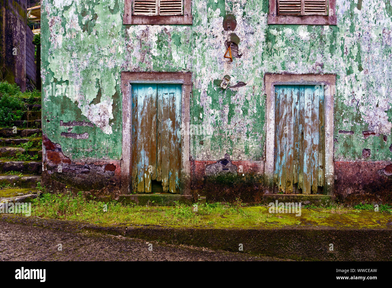 Un vieux bâtiment altérés dans les régions rurales de Madère. Banque D'Images