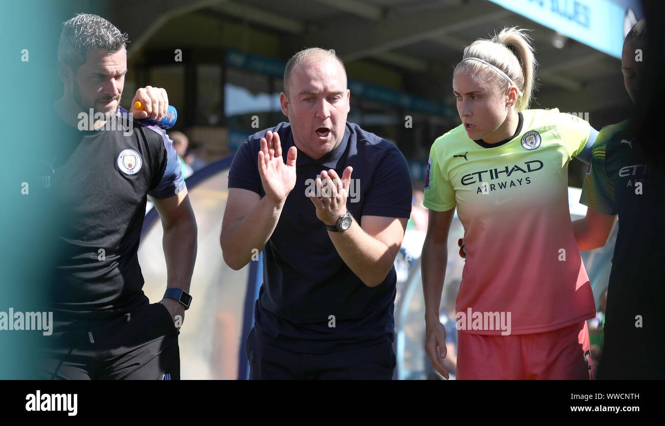 Manager de Manchester City, Nick au cours de la Cushing la Barclays FA Women's super match de championnat à Adams Park, High Wycombe. Banque D'Images