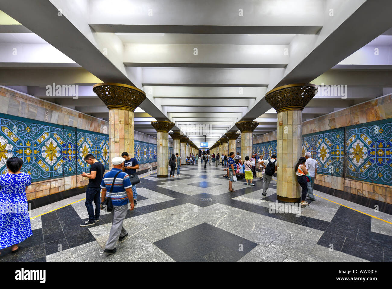 Tachkent, Ouzbékistan - Juillet 8, 2019 : Alisher Navoiy est une station du métro de Tachkent sur Oʻzbekiston Ligne. Banque D'Images