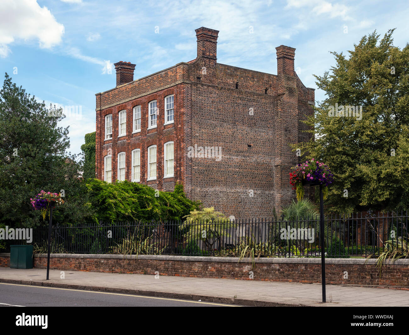 COLCHESTER, ESSEX, Royaume-Uni - 11 AOÛT 2018 : Hollytrees Museum, un bel édifice géorgien situé à côté de Castle Park Banque D'Images