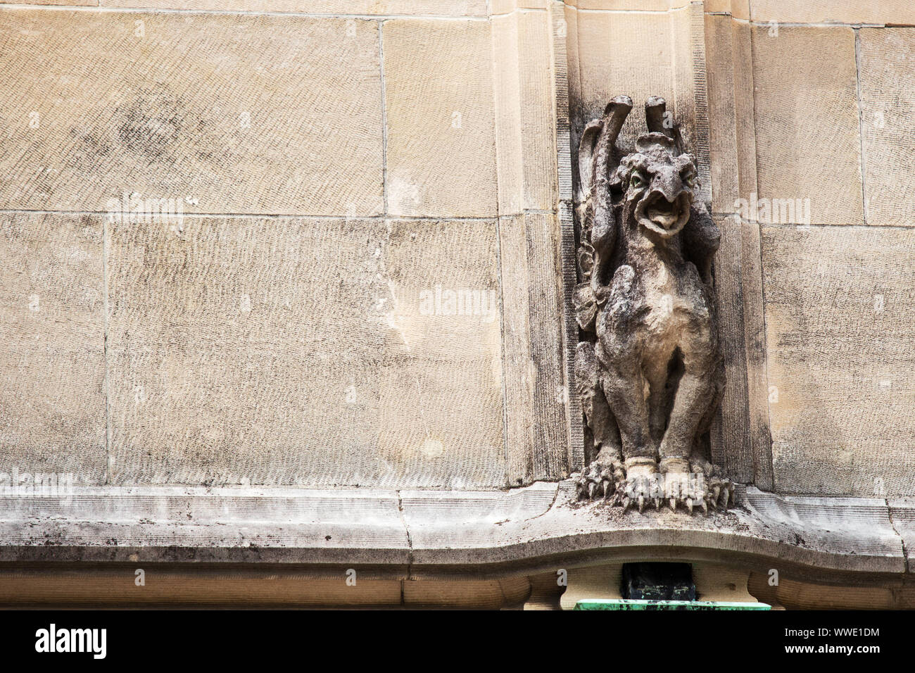 Une chimère ailée ou grotesques, avec le visage d'un oiseau et corps de lion, orne la Chambre de Biltmore à Asheville, NC, USA Banque D'Images