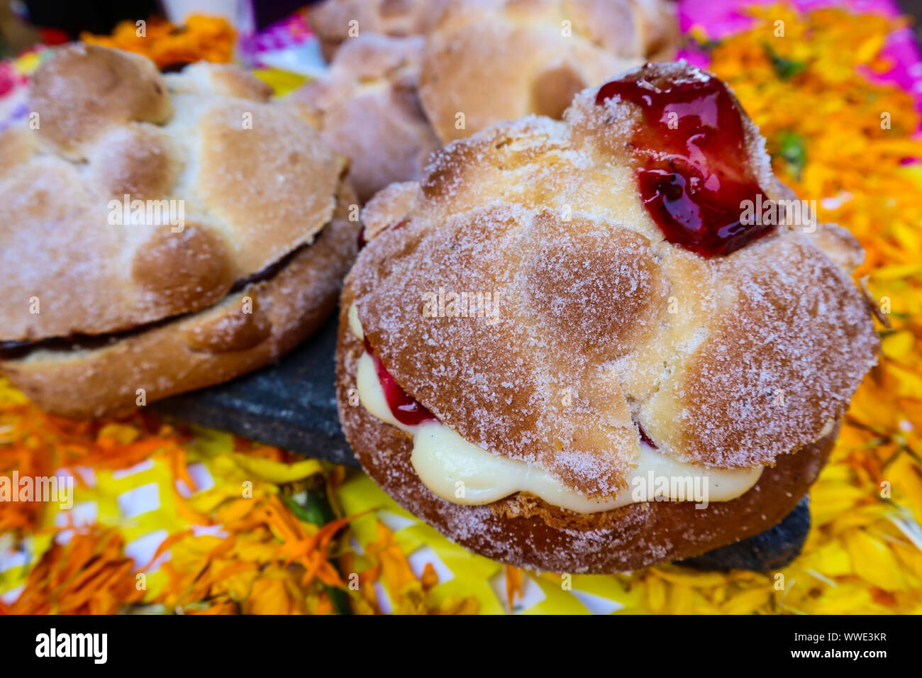 Pain gourmet pour le Jour des Morts (Pan de Muerto) Banque D'Images