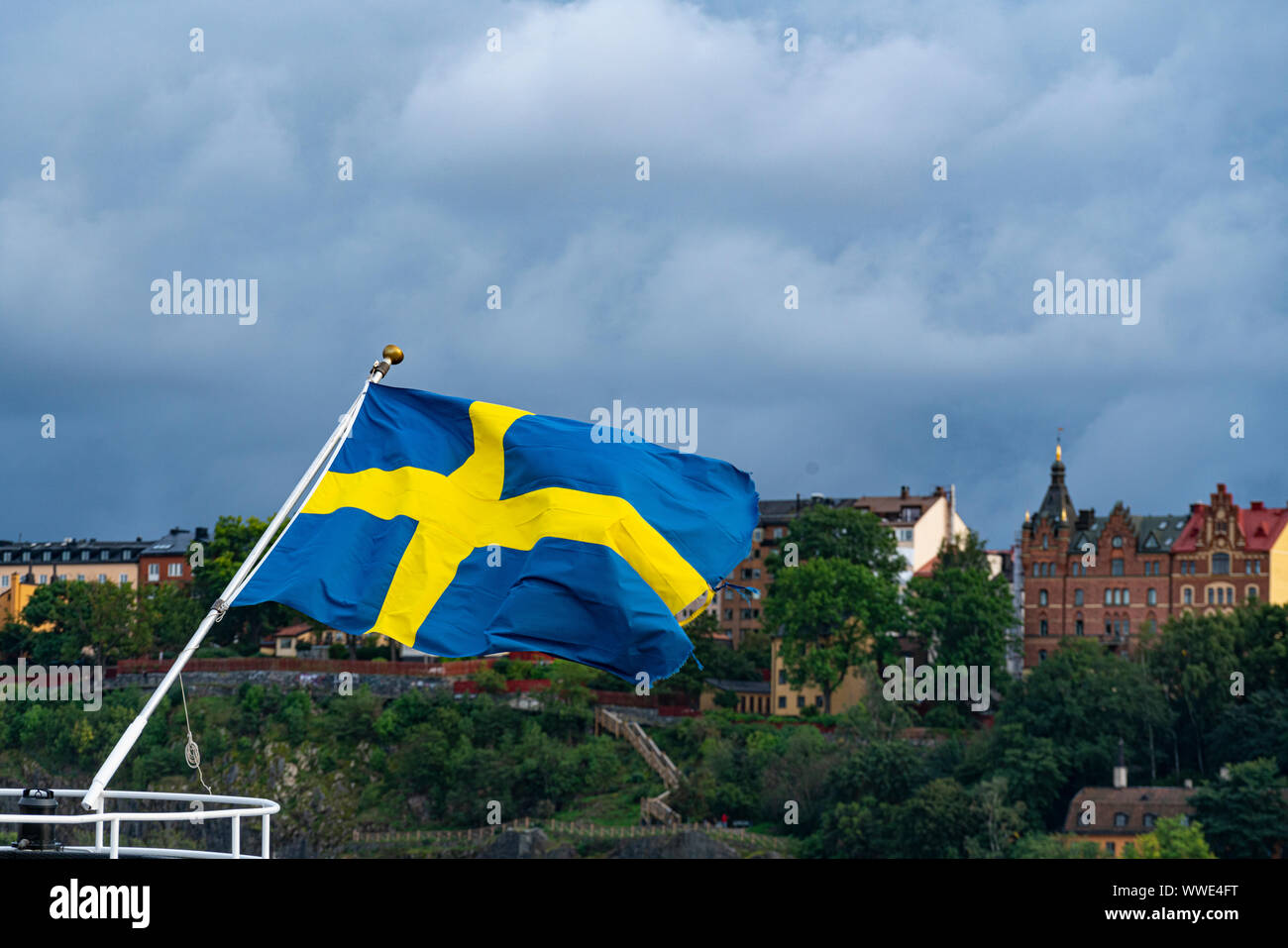 Stockholm, Suède. Septembre 2019. Le drapeau suédois sur un bateau Banque D'Images