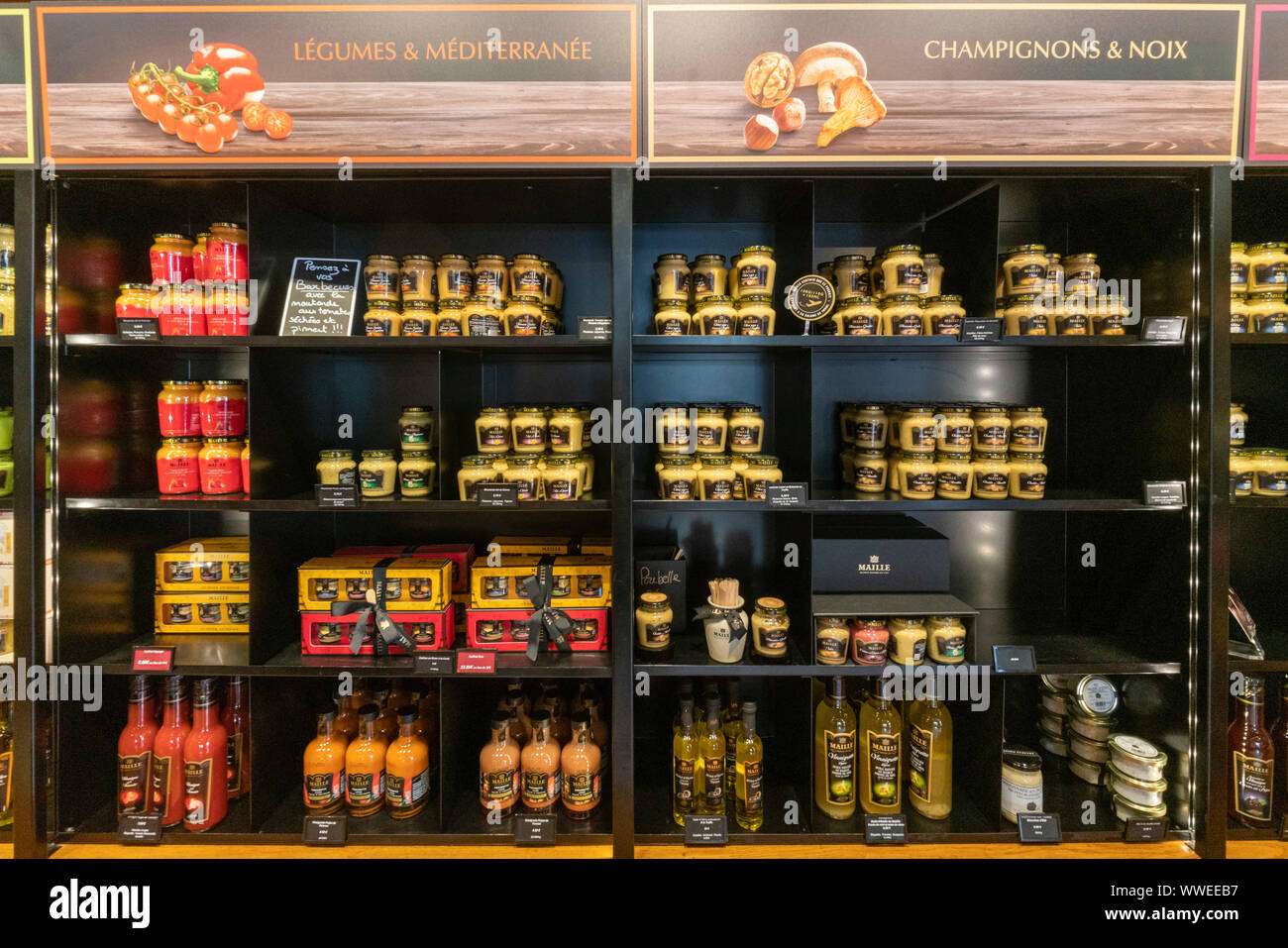 Maille moutarde, une boutique gastronomique, Dijon, Bourgogne, France Banque D'Images