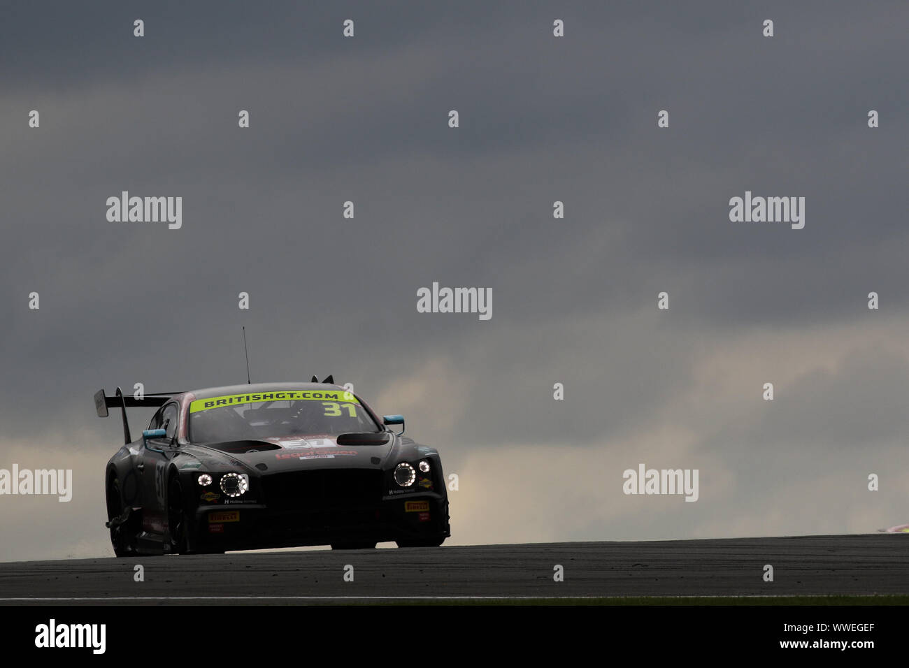 Derby, Royaume-Uni. 15 Sep, 2019. JRM Racing Bentley Continental GT3 (31) entraîné par Rick Parfitt Jnr & Seb Morris au cours de la British GT GP de Donington Park à Donington Park, Derby, Angleterre le 15 septembre 2019. Photo par Jurek Biegus. Usage éditorial uniquement, licence requise pour un usage commercial. Aucune utilisation de pari, de jeux ou d'un seul club/ligue/dvd publications. Credit : UK Sports Photos Ltd/Alamy Live News Banque D'Images