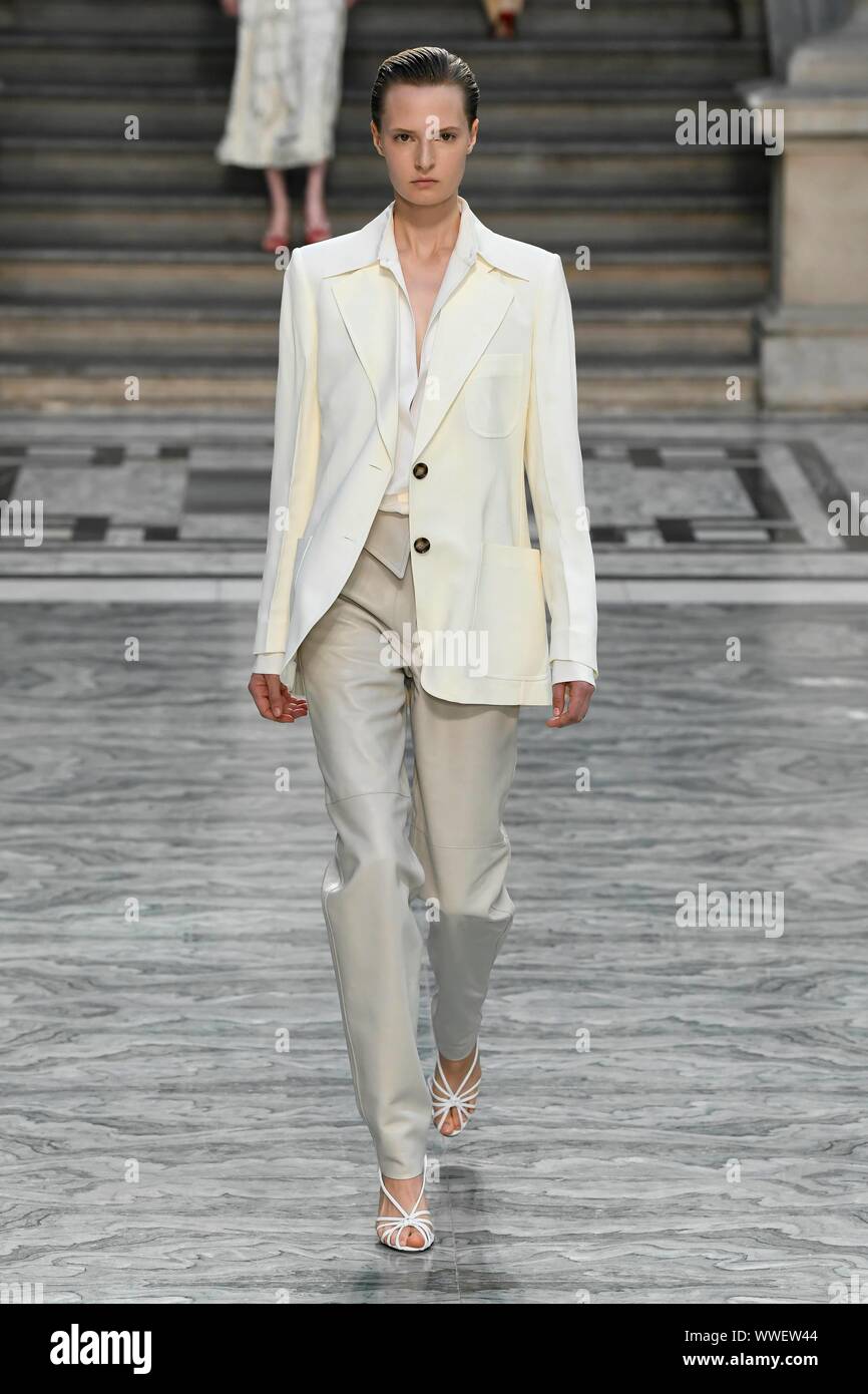 Londres, Royaume-Uni. 15 Sep, 2019. VICTORIA BECKHAM SS20 piste pendant la Semaine de la mode de Londres - London, UK 15/09/2019 | Le monde d'utilisation : dpa Crédit photo alliance/Alamy Live News Banque D'Images