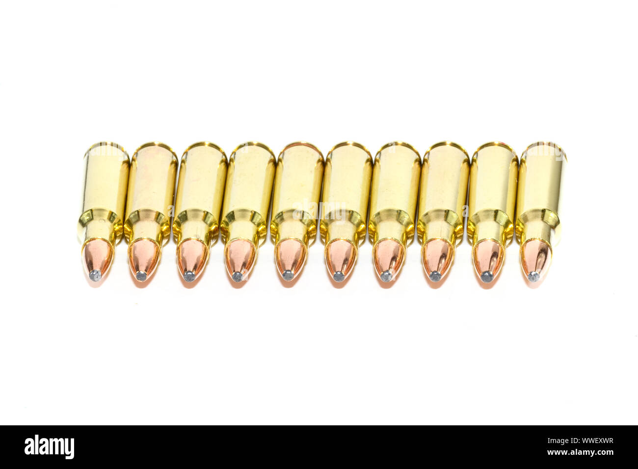 Les munitions de fusil sur fond blanc - Calibre 222 Banque D'Images