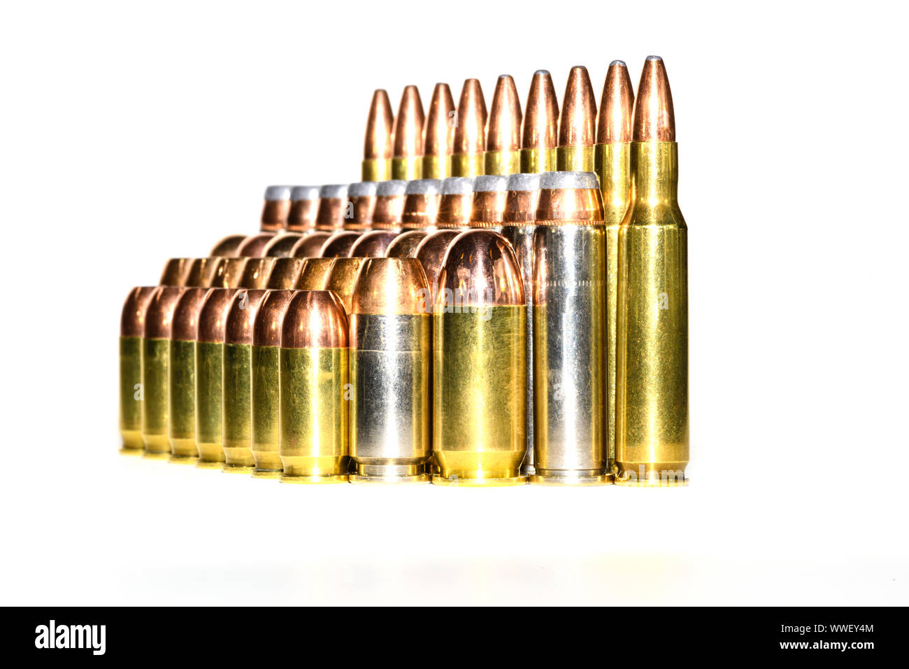 Plusieurs balles dans les lignes avec le fond blanc Banque D'Images