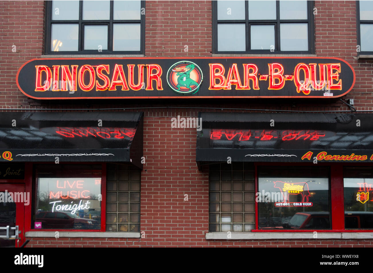 Barbecue à motif dinosaure à Syracuse, NY Banque D'Images