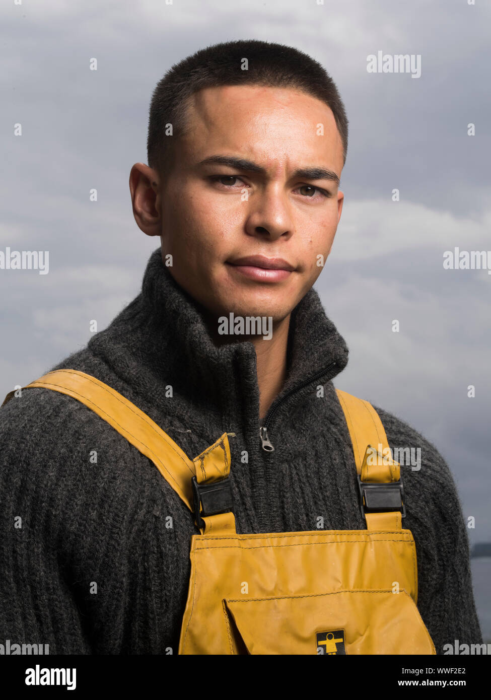 Homme habillé pour travailler sur des navires océaniques Banque D'Images