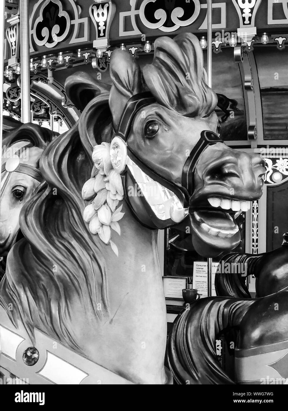 New York, USA - 3 juin 2019 : Cheval de carrousel de Jane dans Dumbo, près de pont de Brooklyn. Banque D'Images