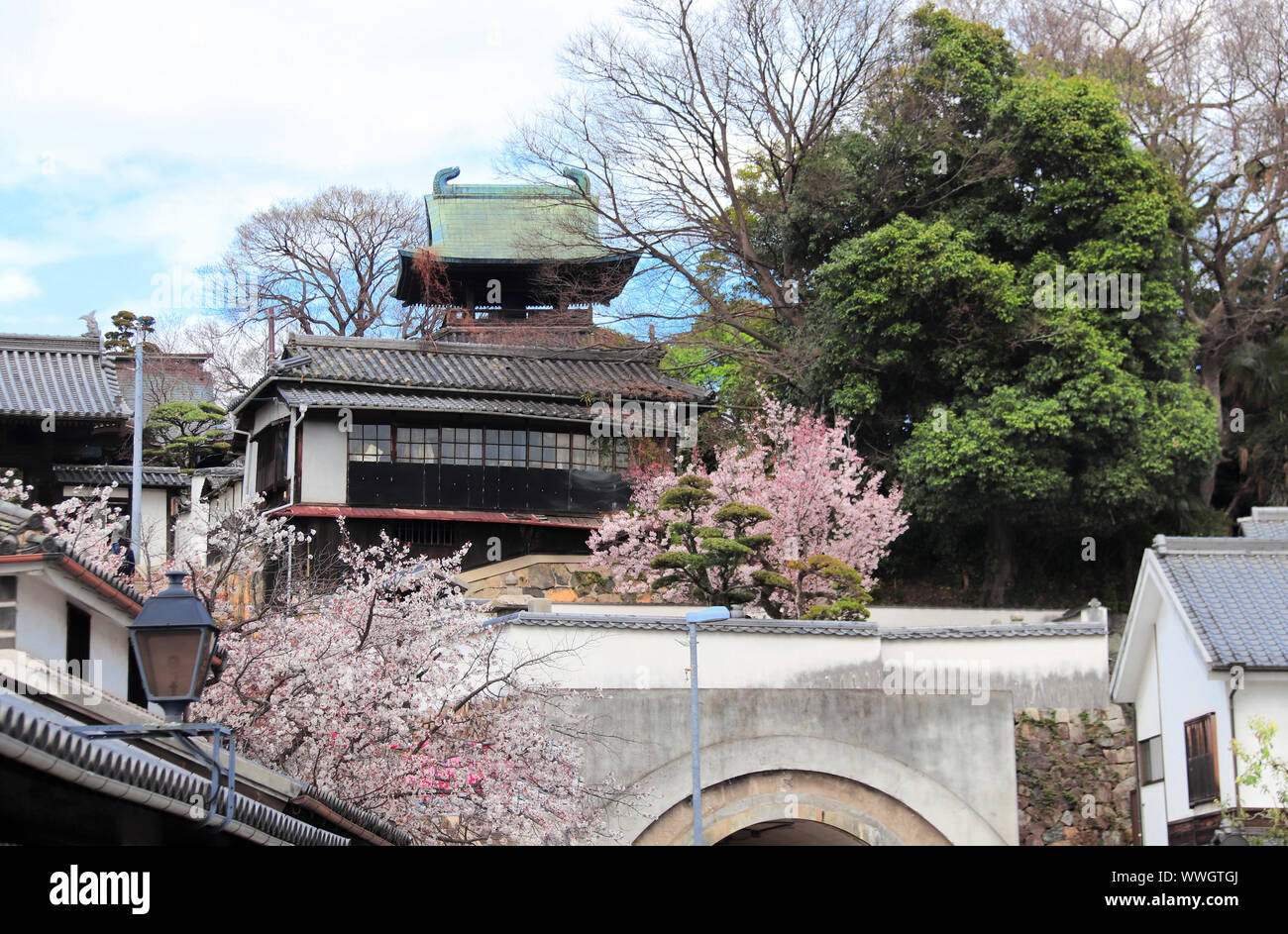 Cité médiévale maisons japonaises traditionnelles et des entrepôts de district, Kurashiki Bikan City, Japon Banque D'Images