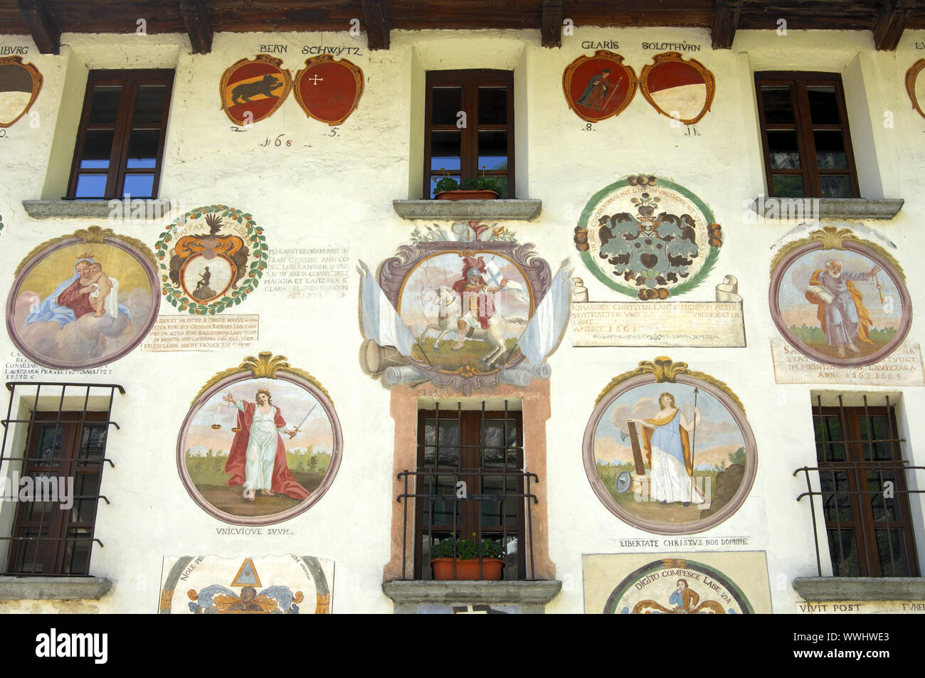 Façade blasonnée, Cevio Town Hall Banque D'Images