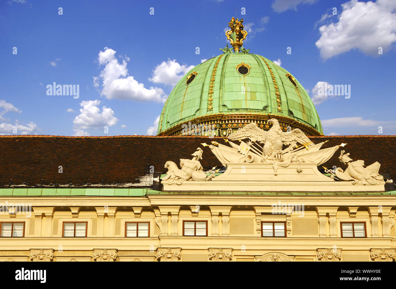 Au-dessus du dôme, Hofburg, Vienne Michaelertor Banque D'Images