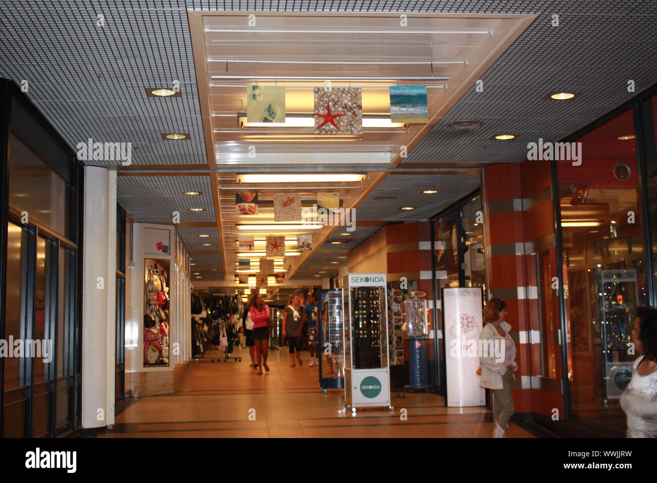 Palace Promenade - Shopping Mall à Scheveningen est l'endroit où vous pourrez déguster de délicieux repas et du divertissement sept jours par semaine. Banque D'Images