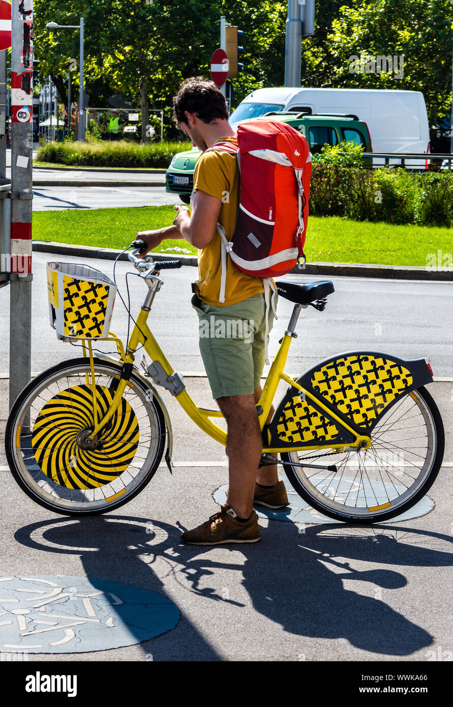 Noir et jaune vif Citybike' pour 'location de voitures - Vienne, Autriche. Banque D'Images