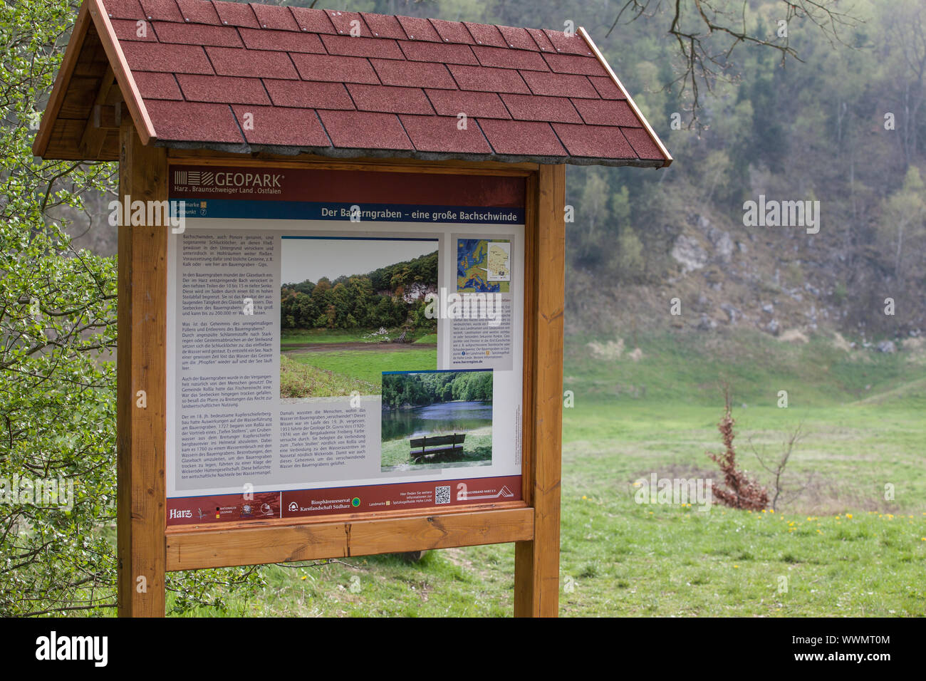 Les indications pour le sentier de randonnée circulaire paysage karstique Südharz Banque D'Images