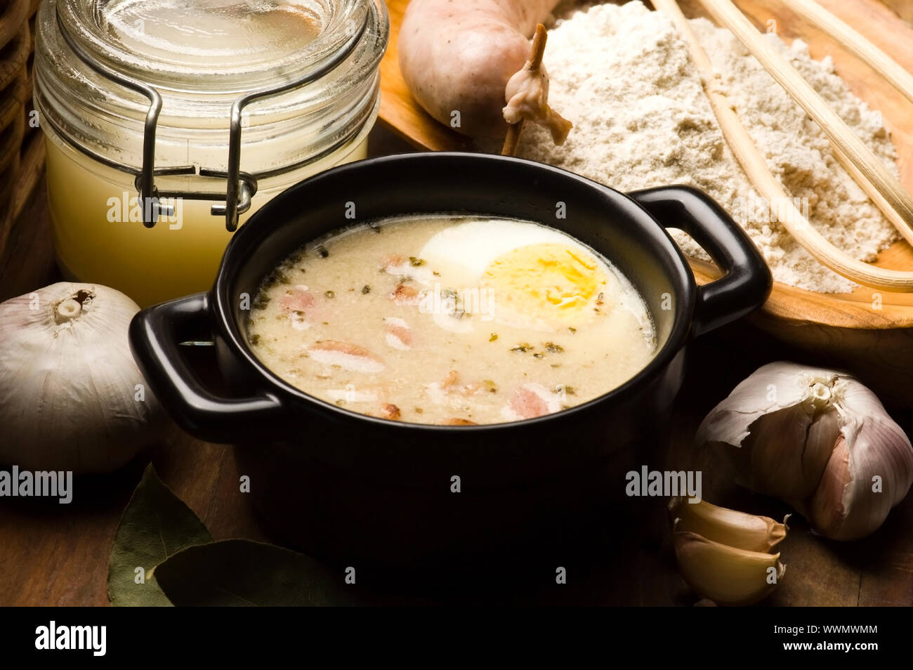 Sourdough, zur, zurek - composante d'une soupe traditionnelle polonaise Banque D'Images