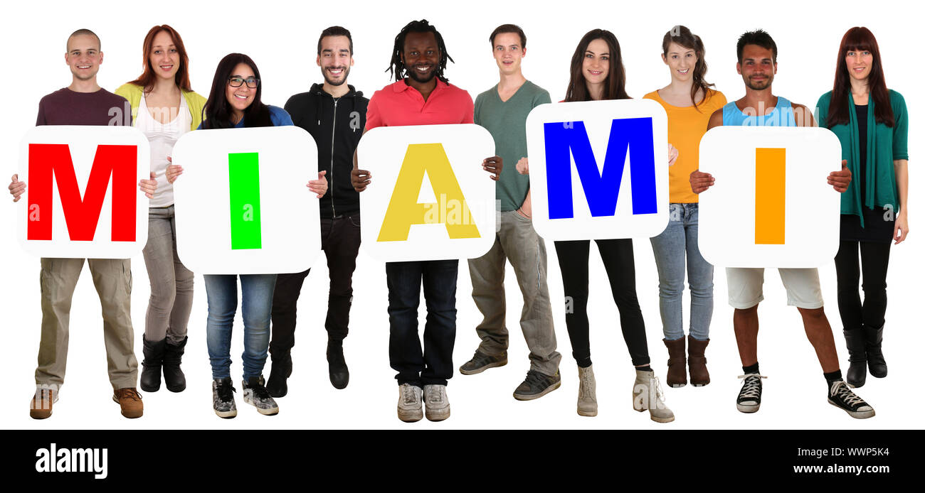 Groupe de jeunes gens garder multiculturel mot miami Banque D'Images