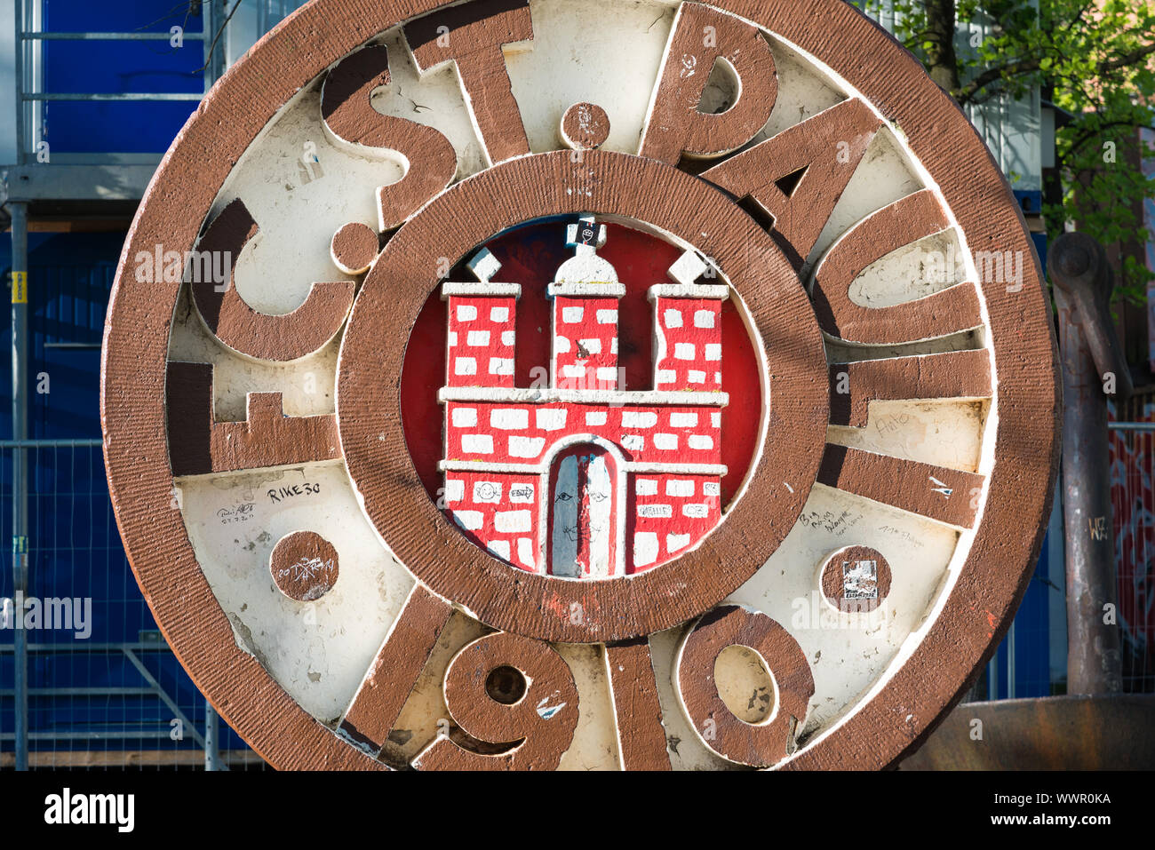 L'emblème de le club de football FC St.Pauli 1910 dans le quartier de St.Pauli Banque D'Images