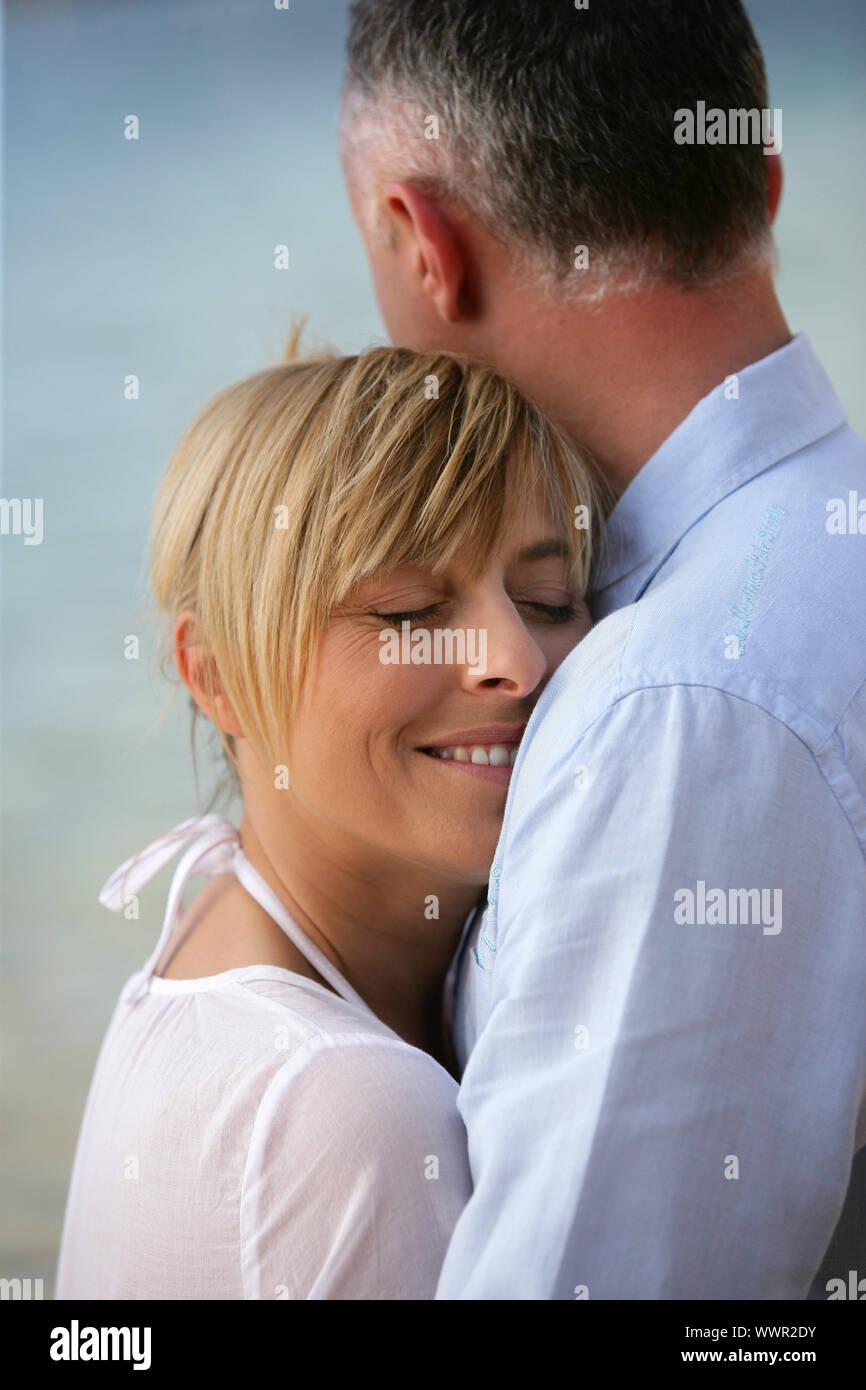 Couple par mer Banque D'Images