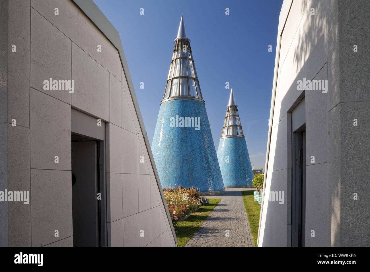 Jardin sur le toit de l'art et de l'Exhibition Hall avec puits de lumière conique, Bonn, Allemagne Banque D'Images
